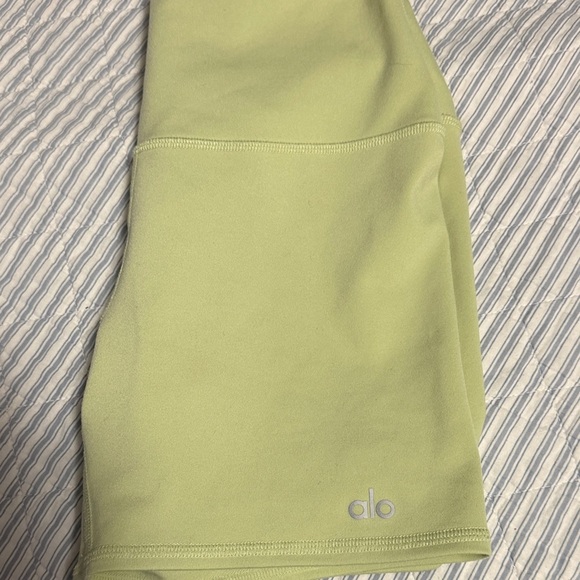 ALO Yoga Women's Light Green Bike Shorts - Picture 2 of 4
